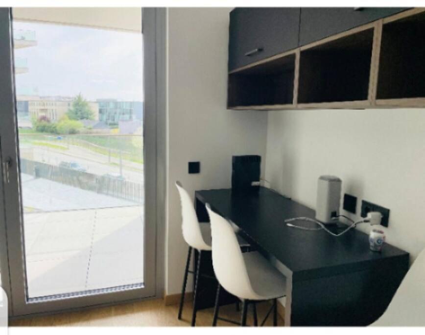 In Center With Terrace&parking-cd4 *