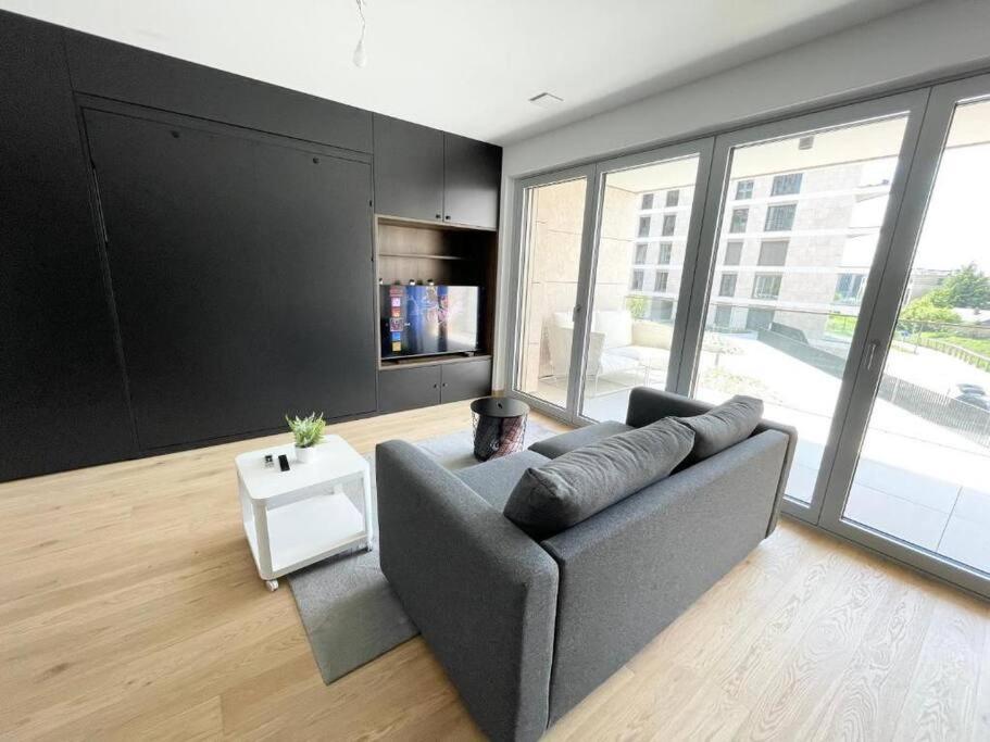In Center With Terrace&parking-cd4 Apartment *