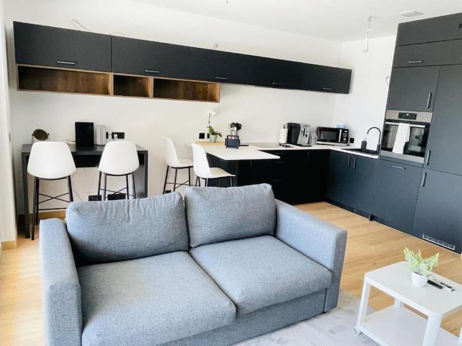 Apartment In Center With Terrace&parking-cd4 *